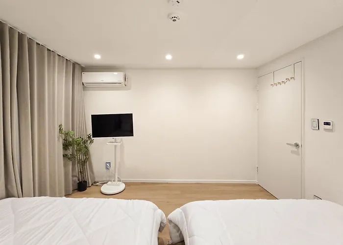 Yeonhui Calm House *